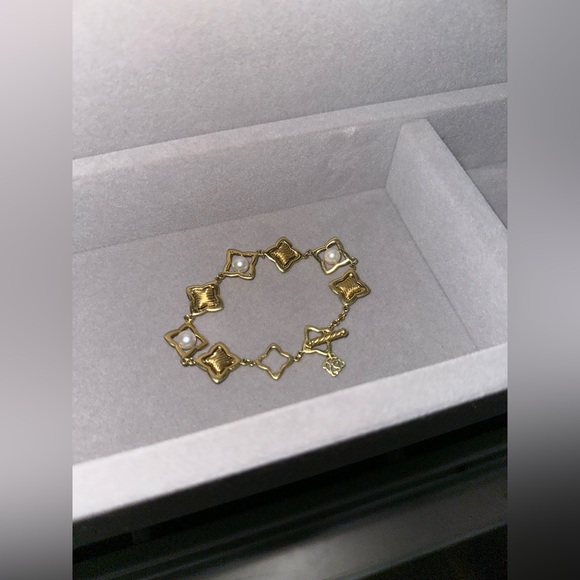 David Yurman Quatrefoil 18K Yellow Gold Pearl Toggle Bracelet Size S/M - Picture 7 of 9